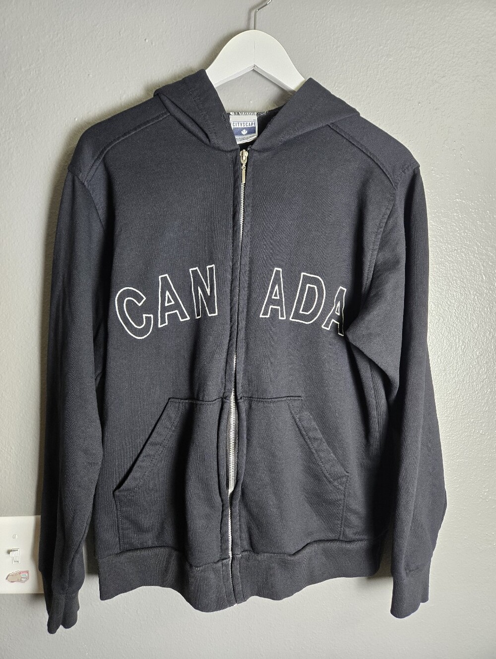 Vintage Canada Hoodie Sweater Size Medium